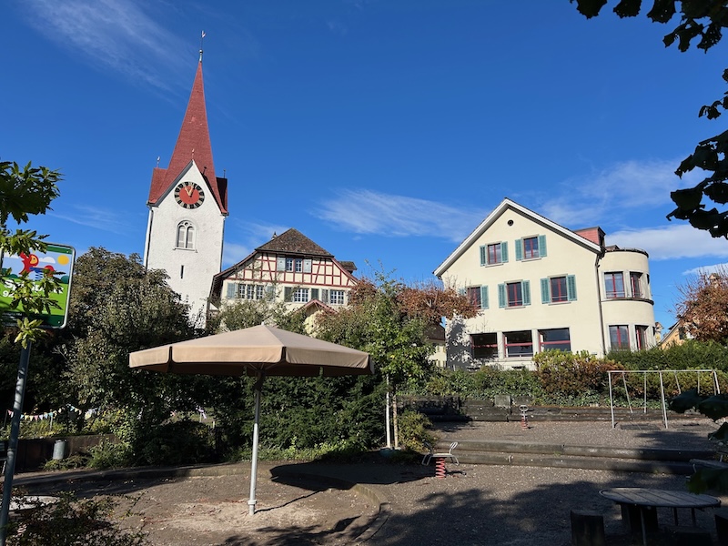 … um die Kirche ist die Welt ebenfalls noch in Ordnung