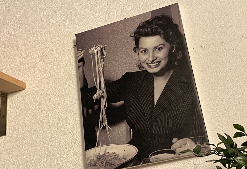 Italianità pur: Sophia Loren beim Spaghetti-Plausch (Fotos: ZN)