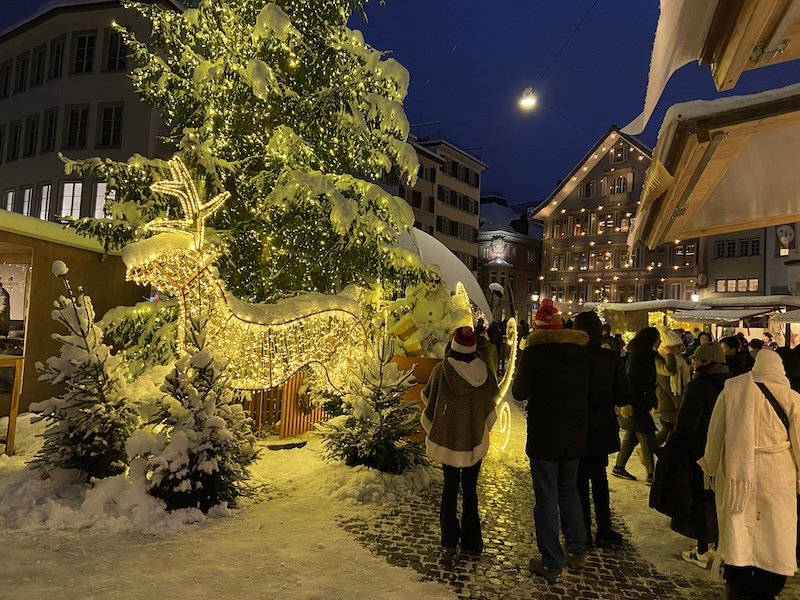 Weihnachtsmarkt auf dem Münsterhof: klein, aber fein